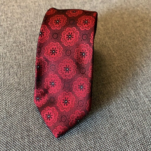 Vintage Christian Dior 💯% Silk Maroon Neck tie - Picture 1 of 5